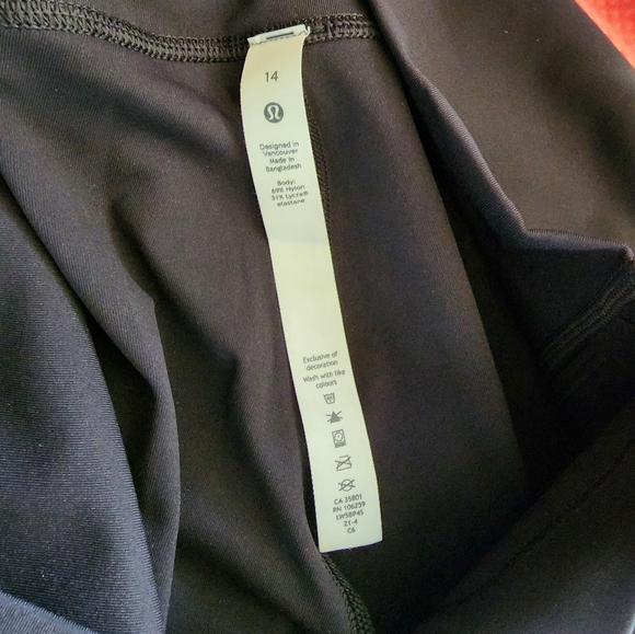 SOLD Pair of Lululemon Yoga Pants Rare Size 14 (New without tags) - Picture 2 of 7